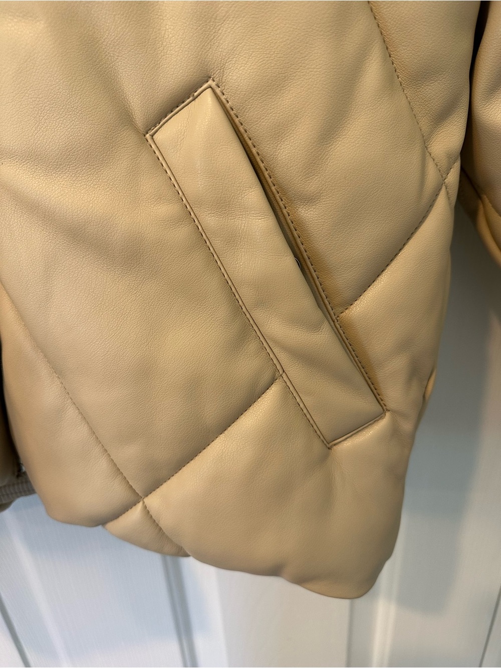 Abercrombie & Fitch Quilted Puffer Jacket in Beige - Picture 3 of 5